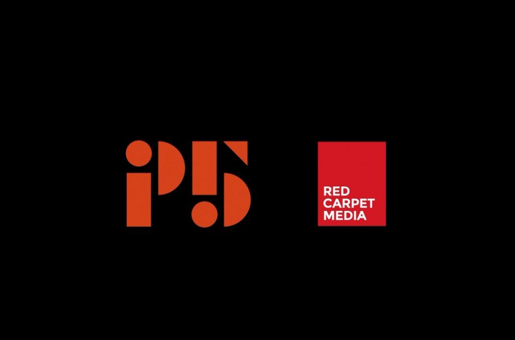 Logotypen för "P5" i fetstilta orange bokstäver bredvid orden "RED CARPET MEDIA" i rött, mot en svart bakgrund för en slående visuell kontrast.